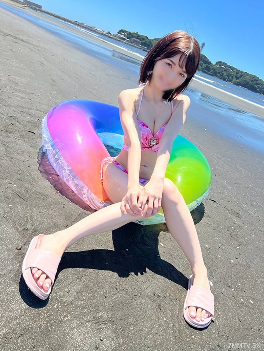 FC2-PPV-4916111 When an "innocent" slim-skinned female college student (20 years old) swims in her swimsuit, I am taken to the seashore and have a huge amount of pubic hair for super-level lewdness ⇒ creampie | FC2 electronic market